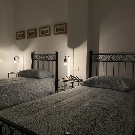 Konukevi Casa Del Portico 3*